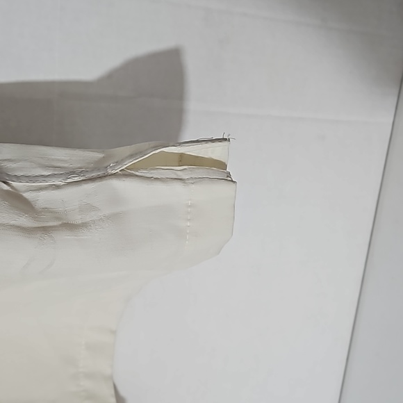 Van Heusen button down casual shirt. XXL - Picture 5 of 9